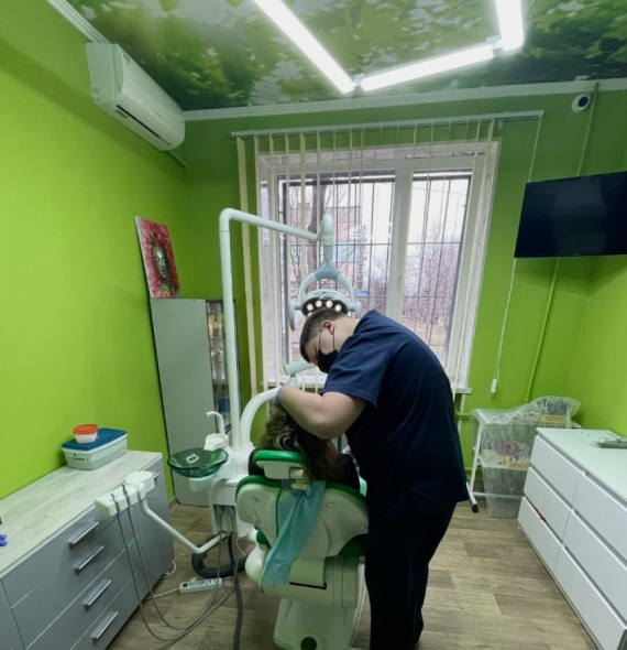 Лікар стоматолог-хірург